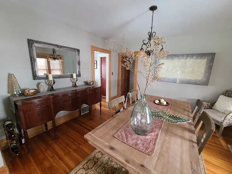 58 Henley Rd — Photo 10