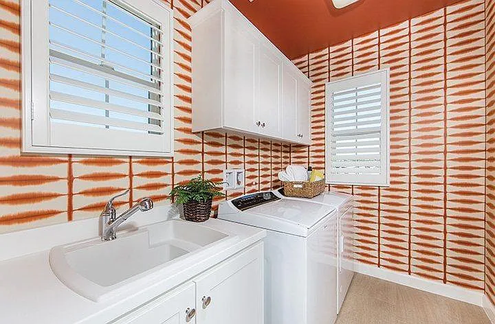 107 Omar — Photo 12