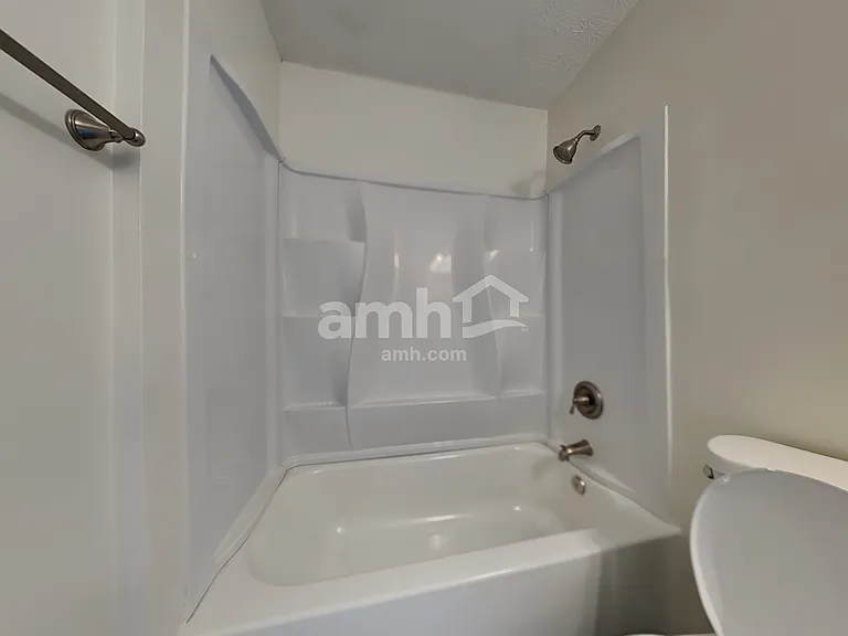 918 Arthur St — Photo 11