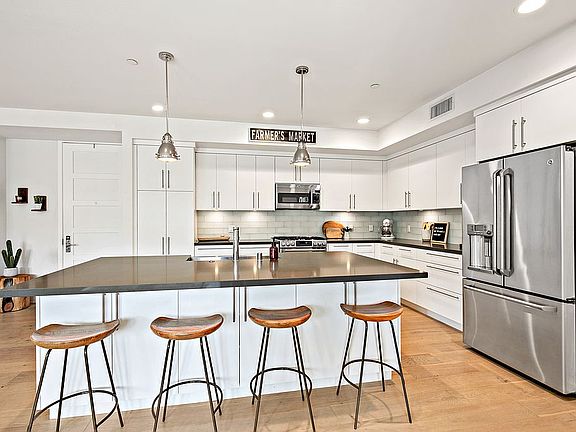Gourmet Designer Kitchen