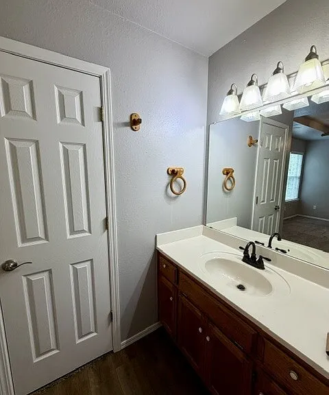 312 W Sycamore St — Photo 9