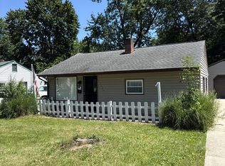 7403 Oregon Trl, Youngstown, OH 44512