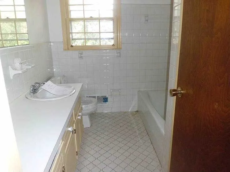 3900 Greystone Ct W photo 1