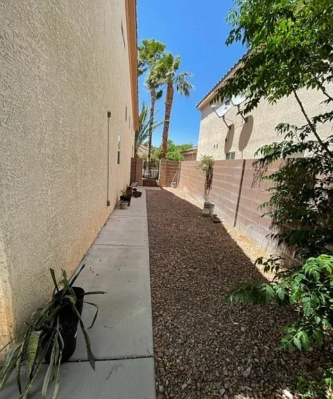 1304 Paraiso St — Photo 14