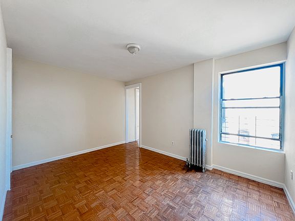 4th image of 515 W 170th St #46