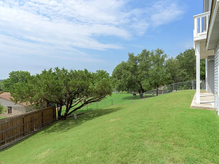 1810 Mesa Oaks Cir — Photo 53