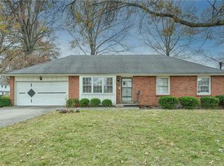 10221 E 64th St, Raytown, MO 64133