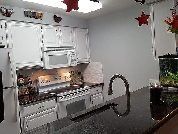 3rd image of 8018 Tamarron Dr