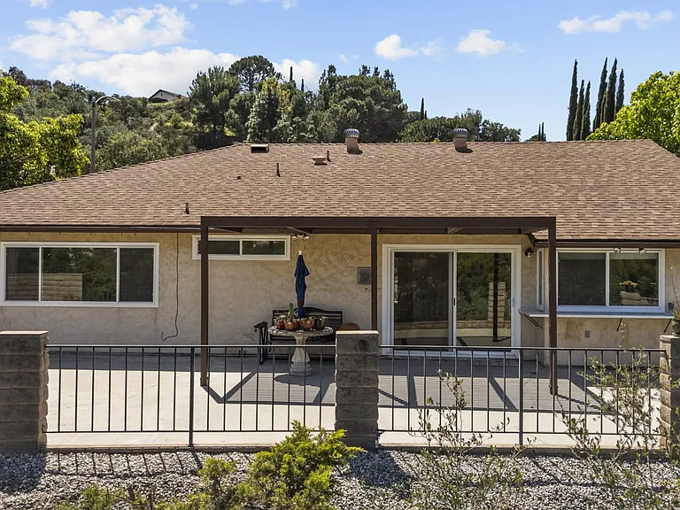 9426 Carlynn Pl — Photo 2