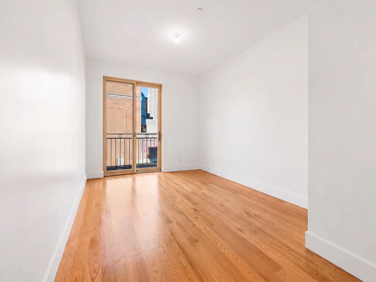431 Warwick St — Photo 3
