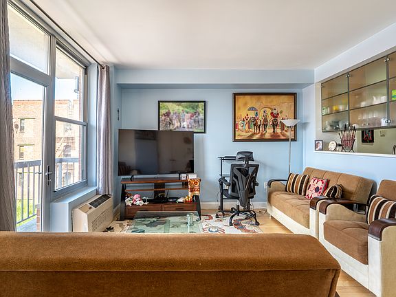 3rd image of 249 E 118th St APT 6A