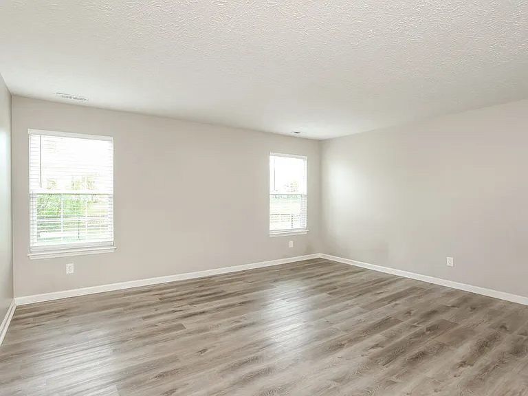 5765 Arlington Dr — Photo 10