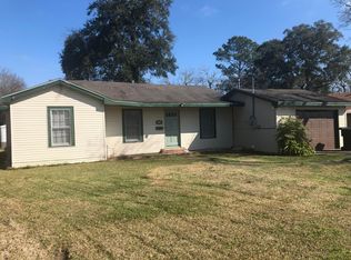 928 N 20th St, Nederland, TX 77627