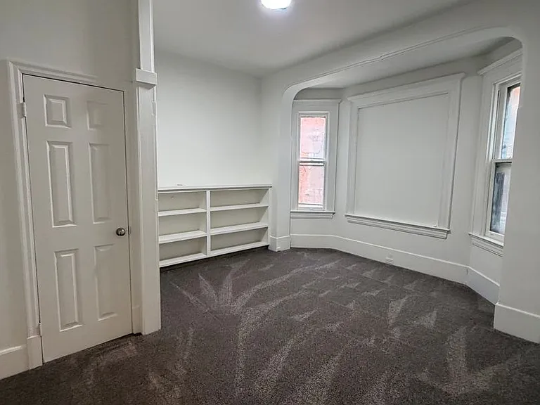 110 S Beaver St — Photo 8