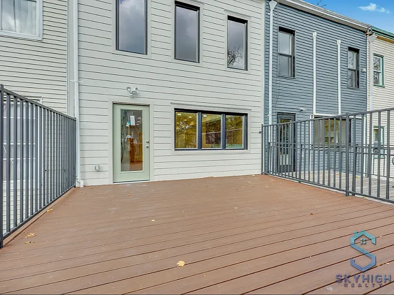 594 Van Buren St #TOWN — Photo 20