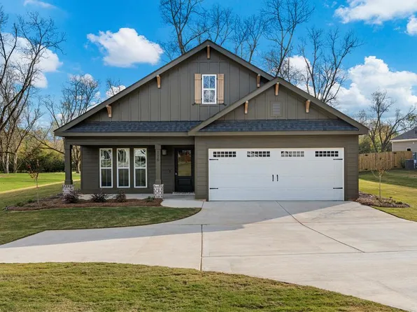 116 Chinaberry St, Pine Mountain, GA 31822