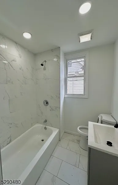 3 bed, $2,250 — Photo 2