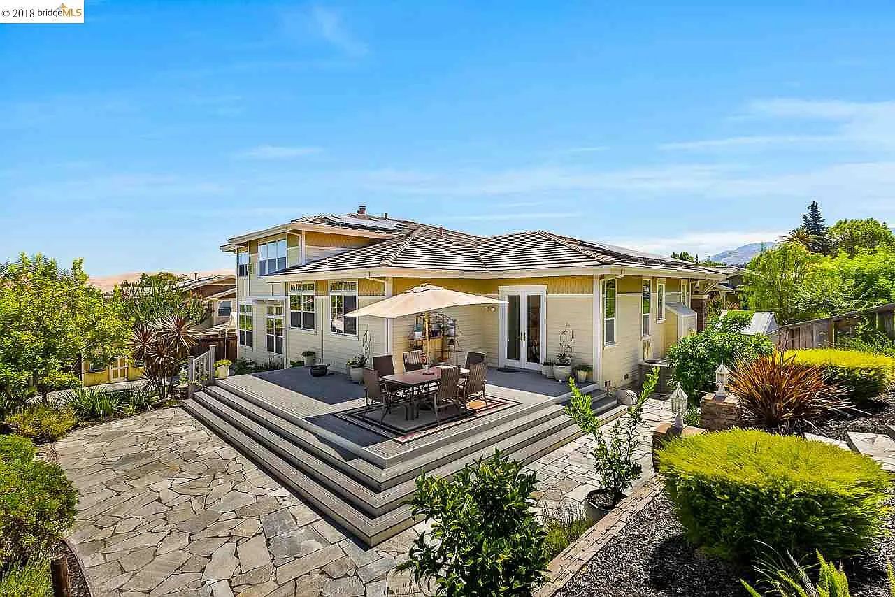 4376 Lynn Dr photo 1