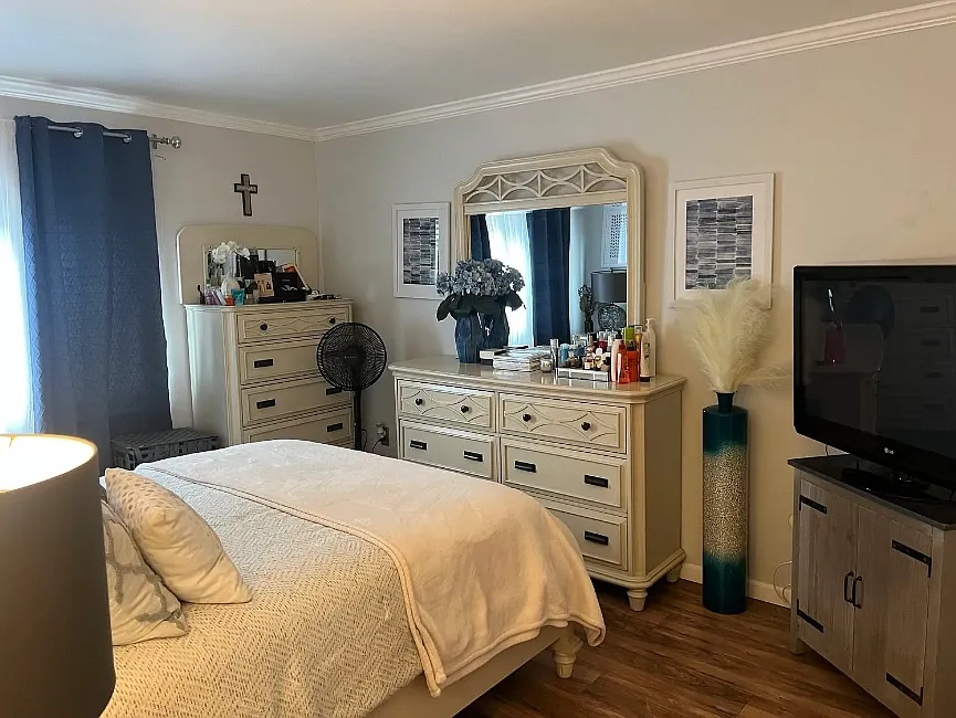 2 bed, 925 sqft, $1,200 — Photo 3