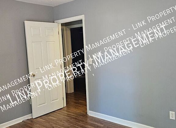 4th image of 140 S Elmwood St