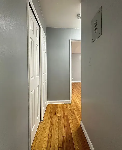 138 E 7th St #7 — Photo 33