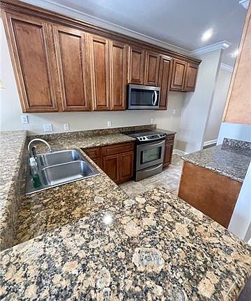 4th image of 208 Amber Trace Ct
