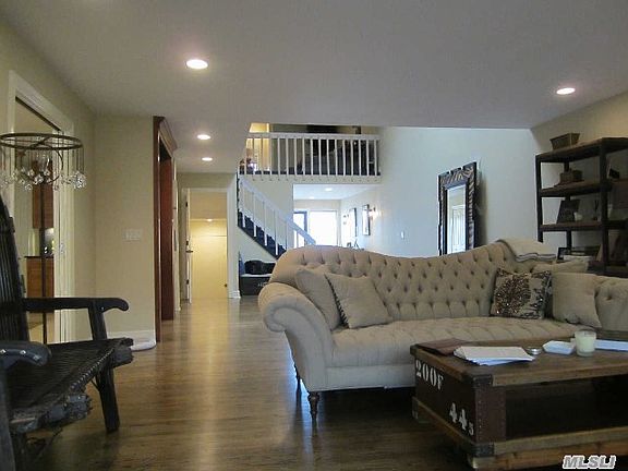 5th image of 54 Center Ct