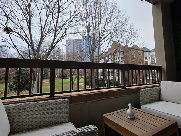 405 W 7th St APT 212, Charlotte, NC 28202