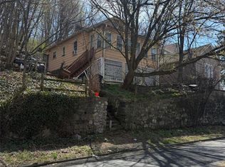 665 N Division St, Peekskill, NY 10566