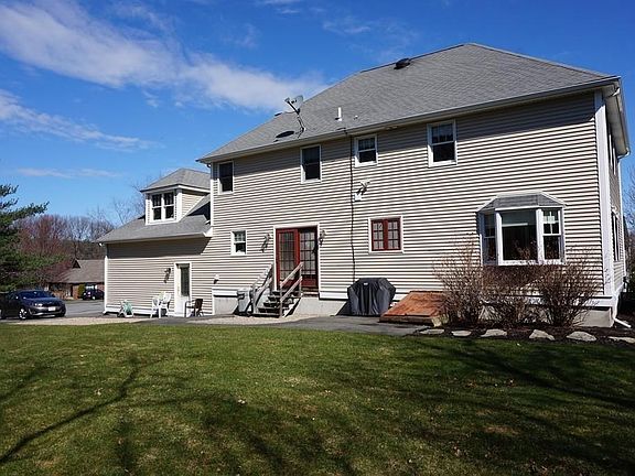 2nd image of 8 Helen Dr