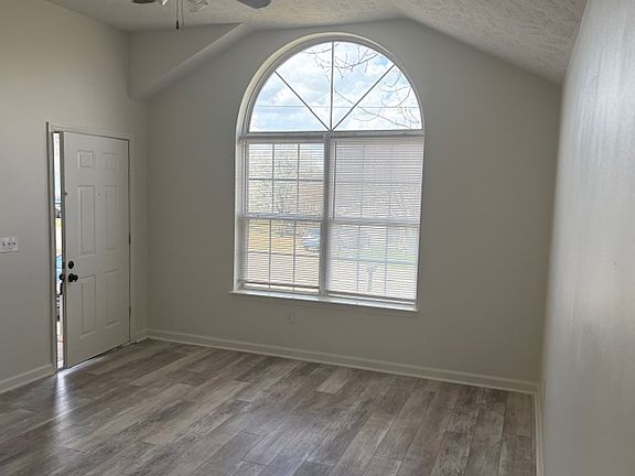 3rd image of 203 Lake Forest Dr