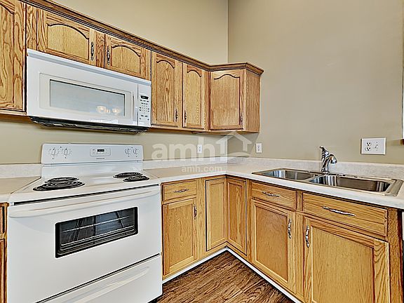 3rd image of 2926 Titanium Ln