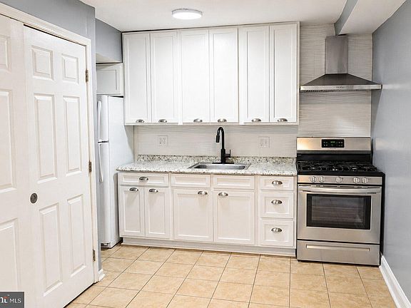 2nd image of 63 Galveston Pl SW APT B