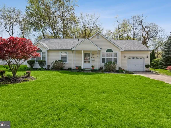 410 Martin Ave, Maple Shade, NJ 08052
