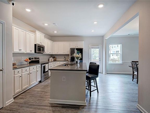 5th image of 3049 Windover Ln