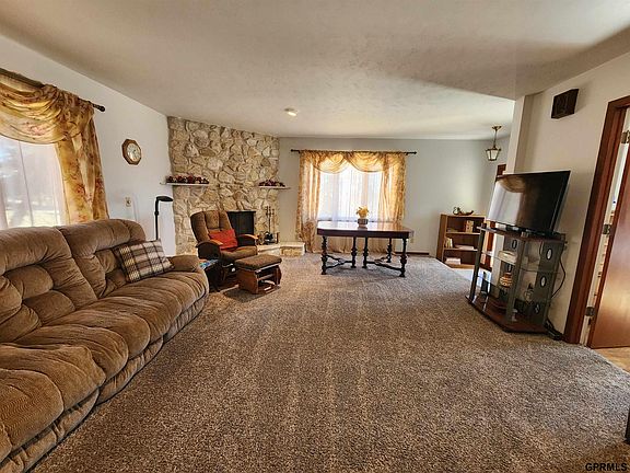 4th image of 1855 Hoegemeyer Rd