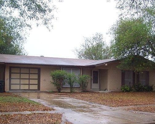 1st image of 2207 S Whitehouse Cir
