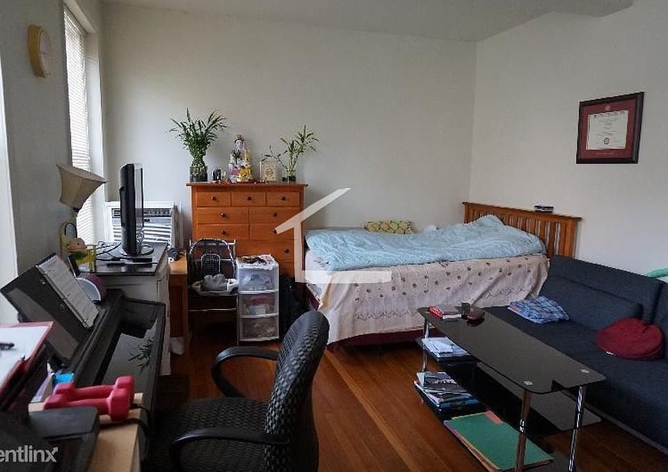 2nd image of 1589 Beacon St #9F