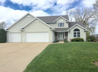 2073 N Rock River Cir, De Pere, WI 54115