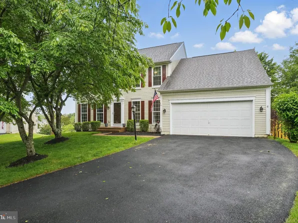 8 New Brunswick Ct, Stafford, VA 22554