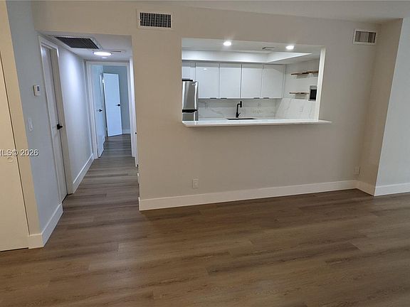 5th image of 501 Three Islands Blvd APT 112