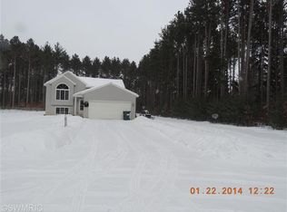 18886 Tall Timbers Dr, Howard City, MI 49329