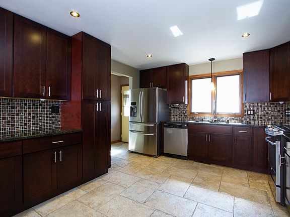4th image of 8906 Parkside Ave