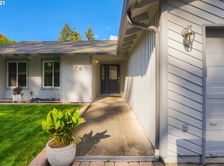 395 NW Merle Dr, Hillsboro, OR 97124