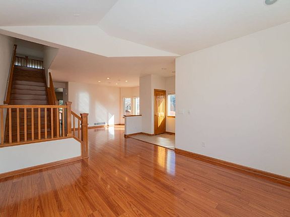 5th image of 1022 Morning Dove Dr