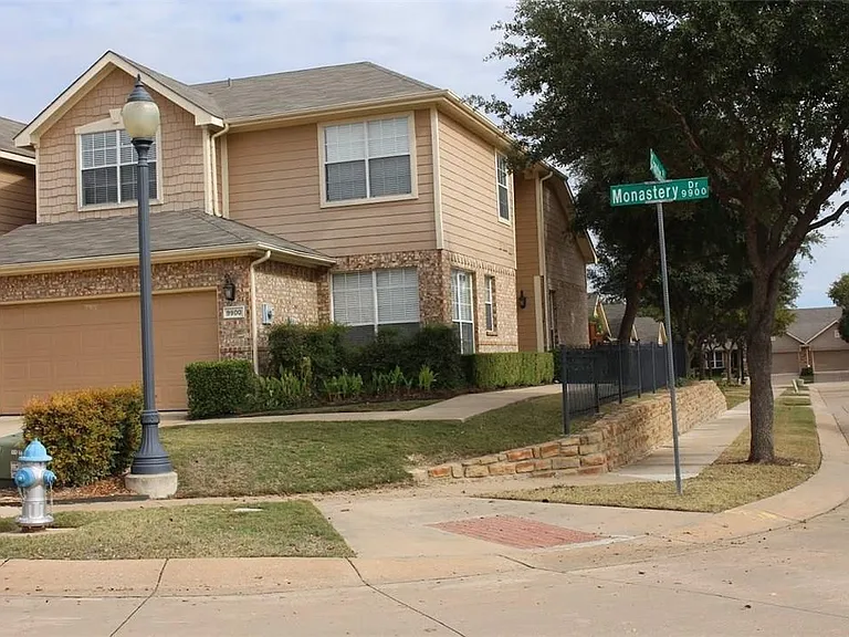 9900 Monastery Dr — Photo 2