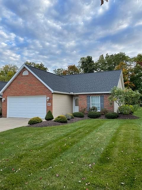 1st image of 825 Oakbrook Dr