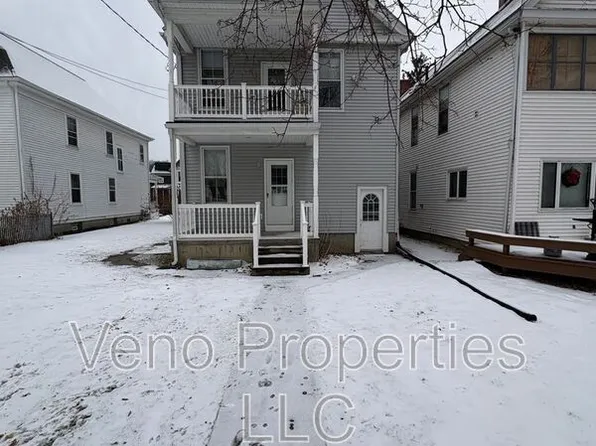 109 3rd St APT 2, Waterford, NY 12188