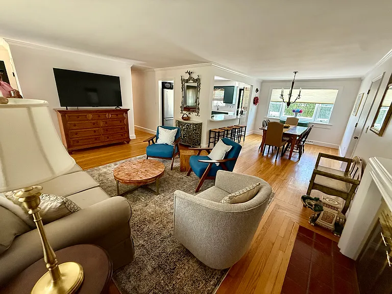 8 McCormick Rd — Photo 8