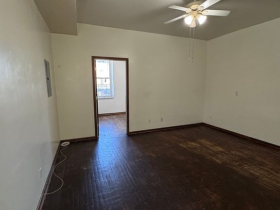 4th image of 4612 Woodland Ave #2F
